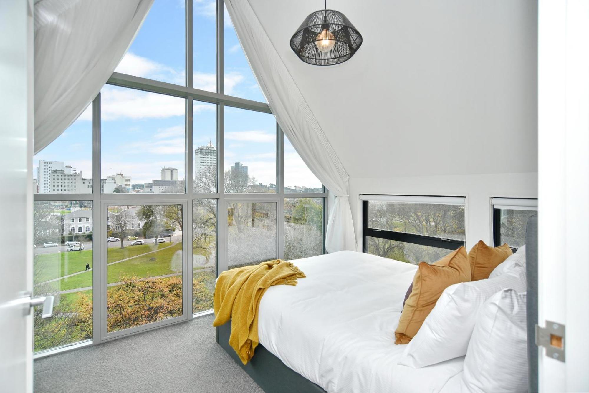 Latimer Loft - Christchurch Holiday Homes 外观 照片